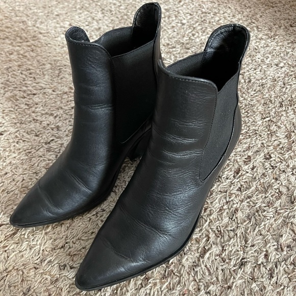Steve Madden Ankle Pointed Boots - Picture 4 of 5